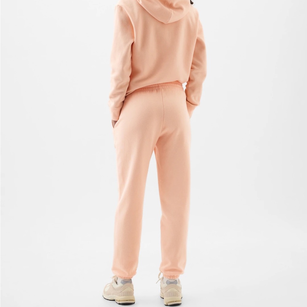 NWT Gap Logo Fleece Joggers Size XS - Picture 2 of 10